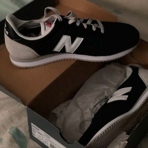 Men’s size 11 new balance tennis shoes